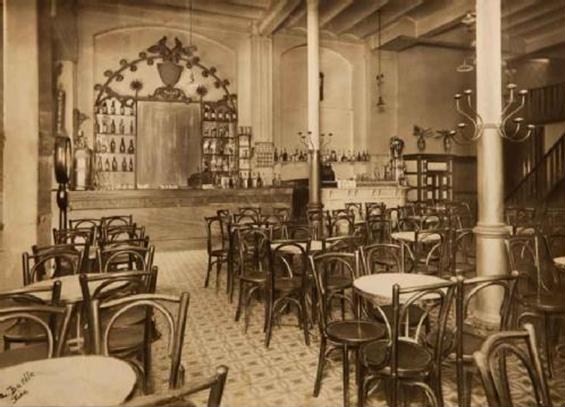 Antic bar  Petit Versailles, 1928. Foto Lluís Batlle. Arxiu Bar Versalles.